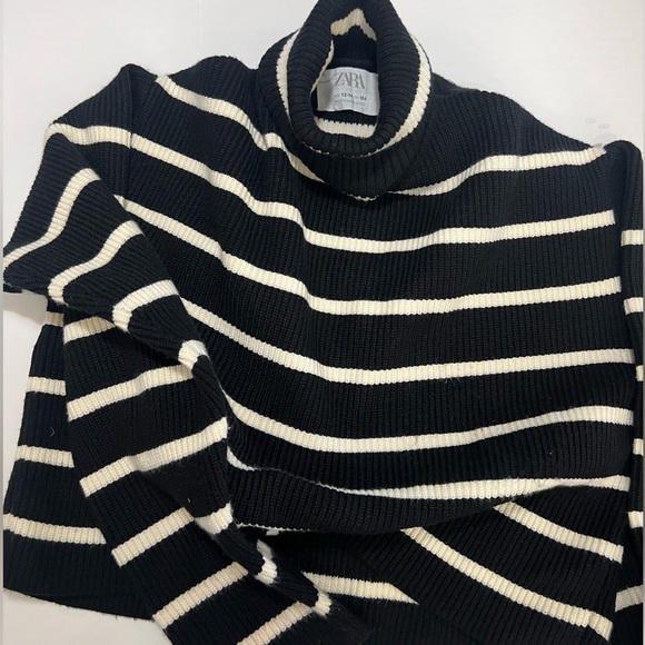 Zara Black and White Turtleneck Sweater with Stripes - Picture 9 of 10